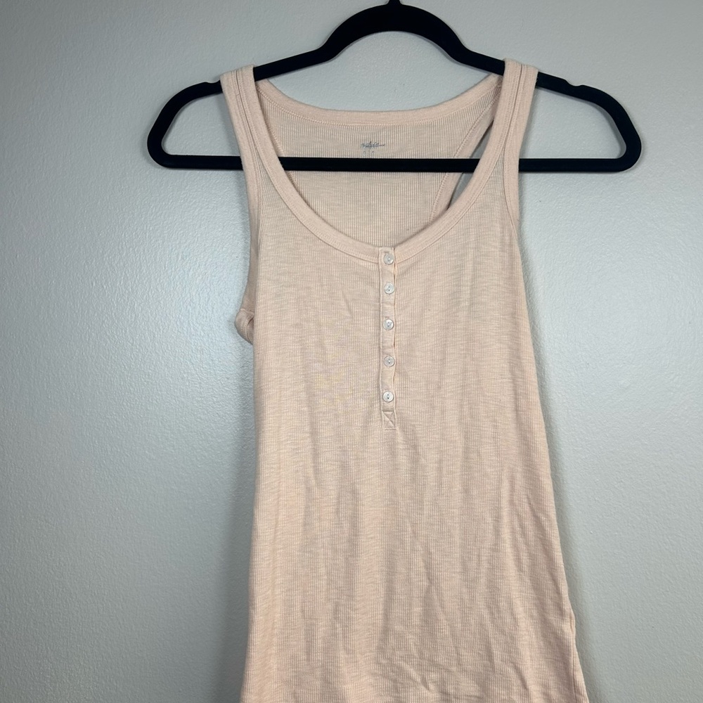 Aerie size small light orange tank top with buttons